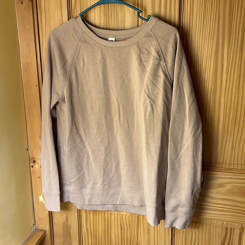 light mauve crew neck!